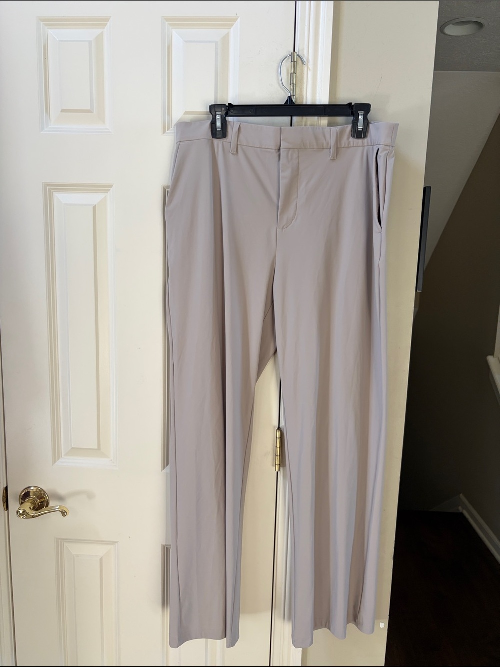 Vuori Women's Boot Cut Pants in Light Gray, XL